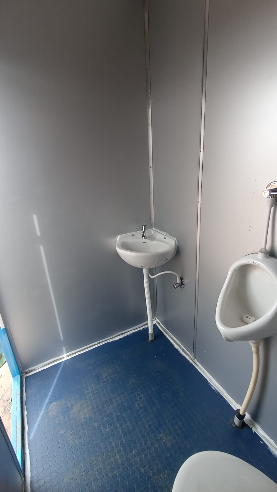 Toilet Cabin — photo 1